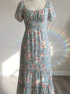 Green Floral Puff-Sleeve Maxi Dress